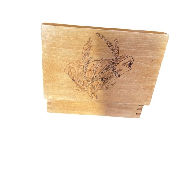 Vintage Hand Crafted Wood Burning Horse Head-Hinged Back-Dove Tail Joinery Box - Picture 5 of 8